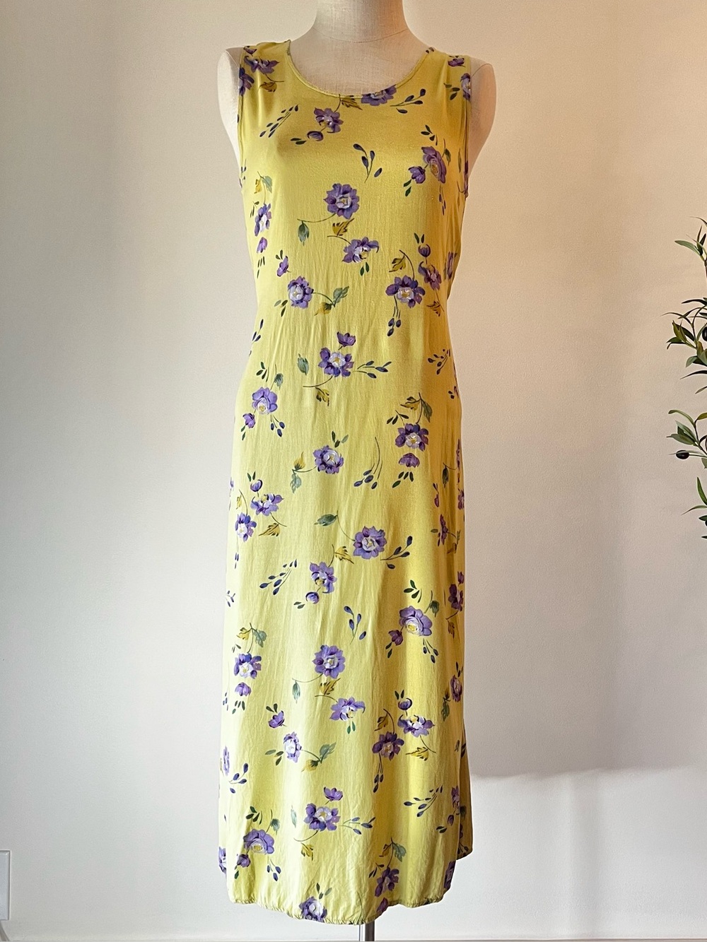 Vintage Yellow/green with purple Floral Sleeveless Midi Dress